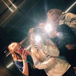 Meet your Posher, Kayla